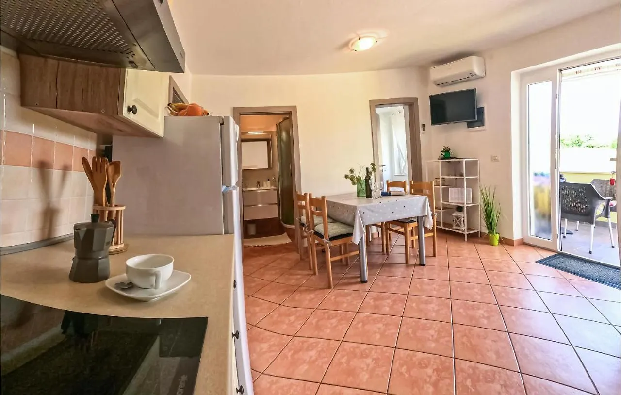 Gorgeous Apartment In Lovrecica With Kitchen Chorwacja
